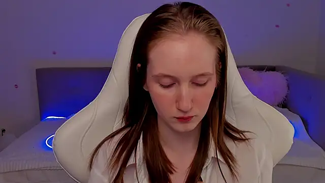 Snapshot of CrystalSoul_ chatting on November 28, 3:39 am CrystalSoul online show from November 28, 3:39 am