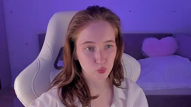 Snapshot of CrystalSoul_ chatting on November 2, 3:39 pm CrystalSoul online show from November 2, 3:39 pm