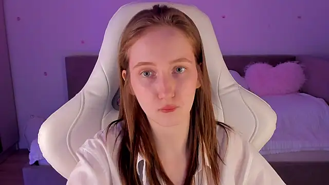 Snapshot of CrystalSoul_ chatting on November 15, 5:11 am CrystalSoul online show from November 15, 5:11 am