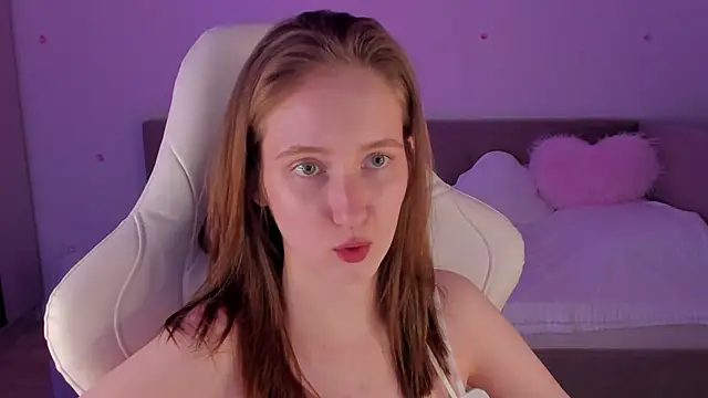 Snapshot of CrystalSoul_ chatting on November 9, 12:25 am CrystalSoul online show from November 9, 12:25 am