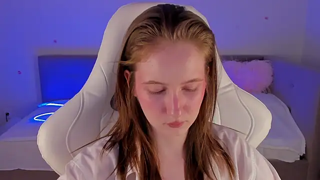 Snapshot of CrystalSoul_ chatting on November 30, 2:12 am CrystalSoul online show from November 30, 2:12 am