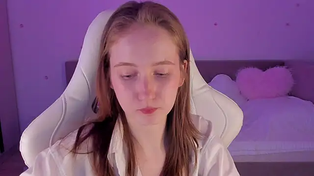 Snapshot of CrystalSoul_ chatting on November 9, 7:29 pm CrystalSoul online show from November 9, 7:29 pm