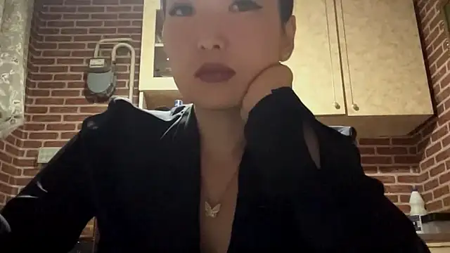 Snapshot of EmmaLeexth chatting on September 19, 2:21 pm EmmaLeexth online show from September 19, 2:21 pm