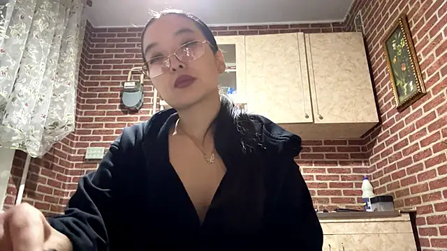 Snapshot of EmmaLeexth chatting on October 1, 1:37 pm EmmaLeexth online show from October 1, 1:37 pm