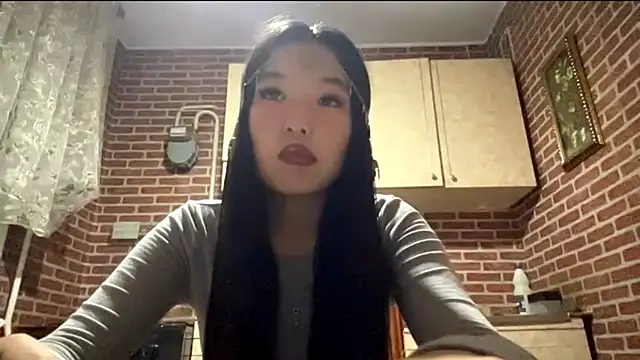 EmmaLeexth online show from November 22, 1:10 pm