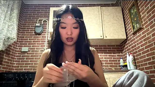 EmmaLeexth online show from December 21, 2:19 pm