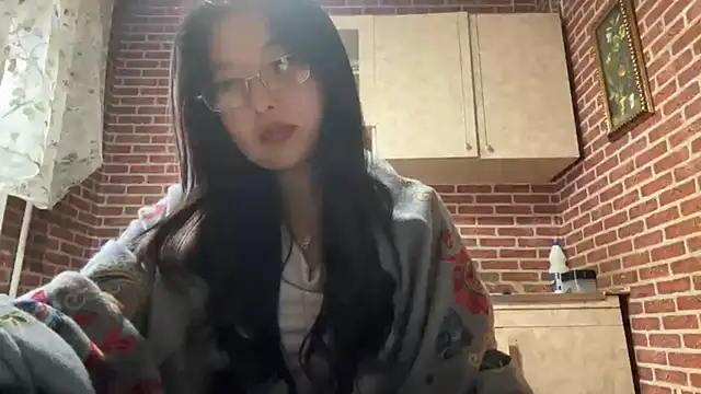 Snapshot of EmmaLeexth chatting on October 7, 10:38 am EmmaLeexth online show from October 7, 10:38 am