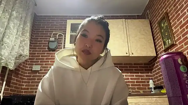 EmmaLeexth online show from November 20, 1:01 pm