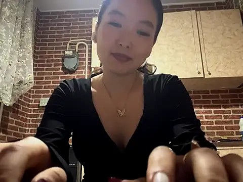 Snapshot of EmmaLeexth chatting on September 24, 6:58 pm EmmaLeexth online show from September 24, 6:58 pm