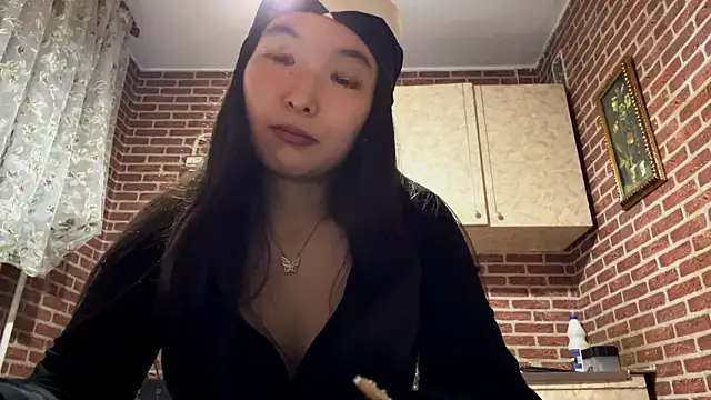 Snapshot of EmmaLeexth chatting on September 25, 2:01 pm EmmaLeexth online show from September 25, 2:01 pm