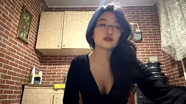 EmmaLeexth online show from February 14, 2:06 pm