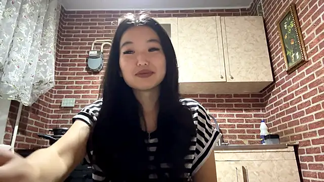 Snapshot of EmmaLeexth chatting on October 29, 3:00 pm EmmaLeexth online show from October 29, 3:00 pm