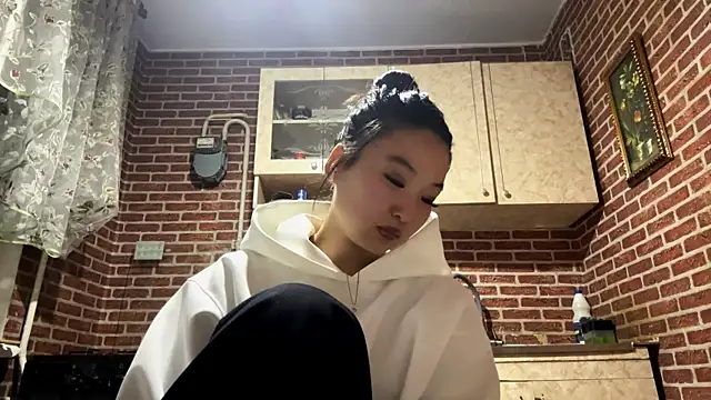 EmmaLeexth online show from November 13, 1:26 pm