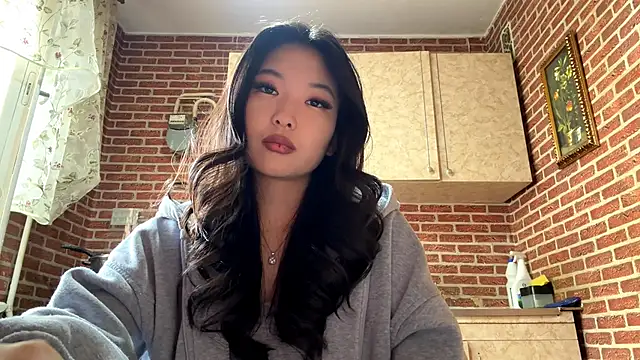 EmmaLeexth online show from April 3, 10:32 am