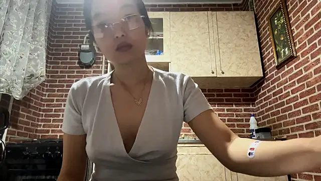 Snapshot of EmmaLeexth chatting on September 27, 1:17 pm EmmaLeexth online show from September 27, 1:17 pm