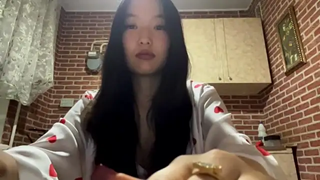 Snapshot of EmmaLeexth chatting on September 17, 5:04 pm EmmaLeexth online show from September 17, 5:04 pm