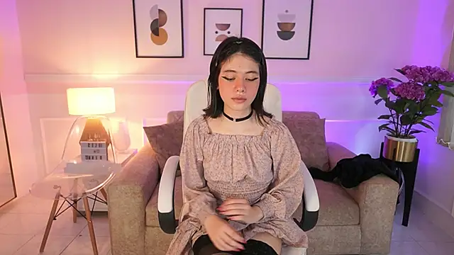 BillieBrownn online show from October 18, 7:05 pm