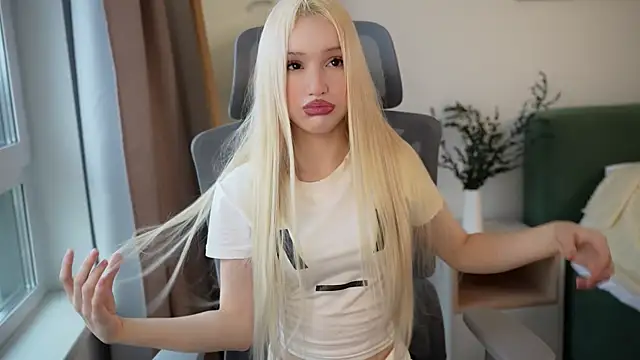 Laura Obsidian online show from November 1, 7:13 am