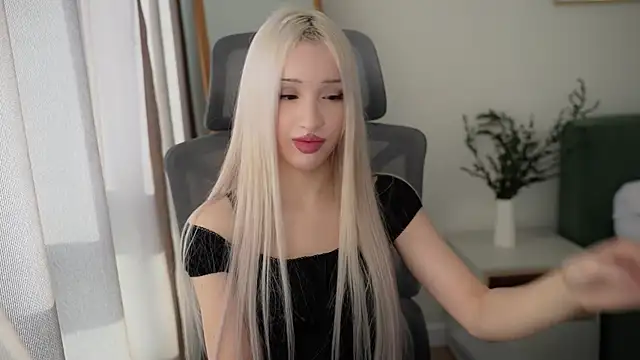 Laura Obsidian online show from November 8, 7:56 am