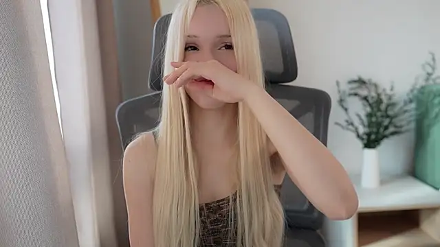 Laura Obsidian online show from November 2, 7:46 am