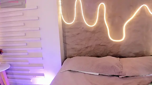 Naomy gyal online show from November 22, 7:13 pm