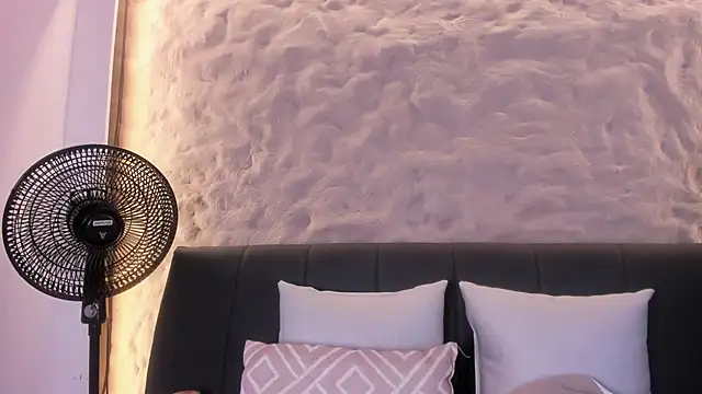 Naomy gyal online show from February 27, 1:00 pm