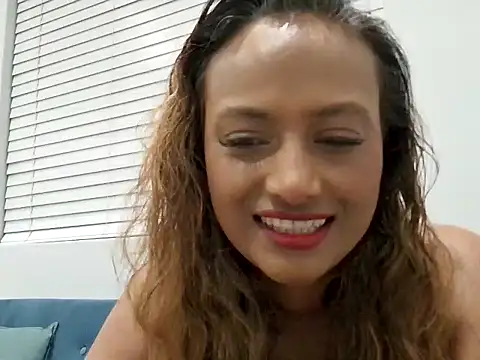 Snapshot of Queen-Of-The-South chatting on October 8, 8:31 pm Queen-Of-The-South online show from October 8, 8:31 pm