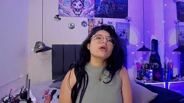 SabrinaV  online show from July 6, 11:28 am