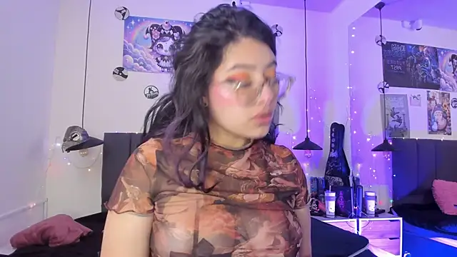 SabrinaV  online show from June 22, 11:18 am