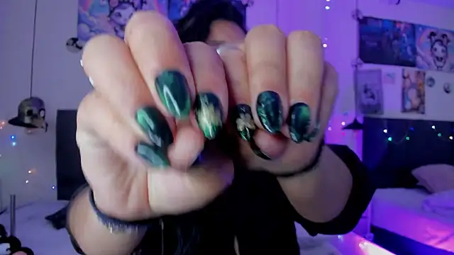 SabrinaV  online show from March 26, 11:30 am