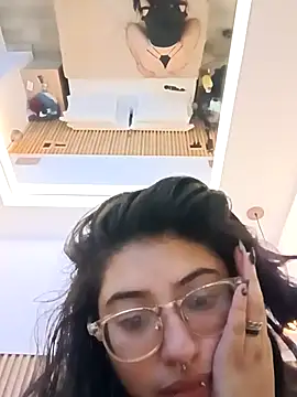 SabrinaV  online show from April 12, 3:10 am