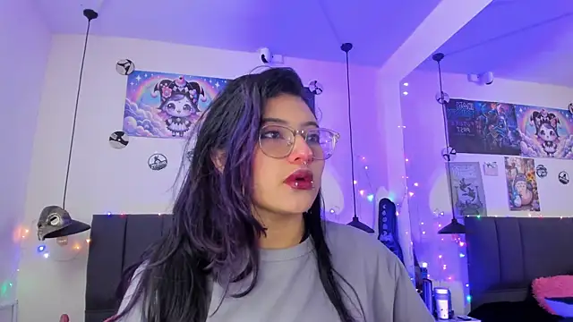 SabrinaV  online show from June 11, 11:18 am