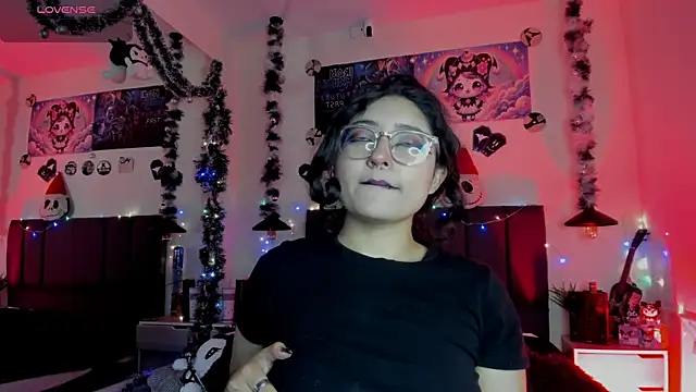 SabrinaV  online show from December 15, 11:38 am