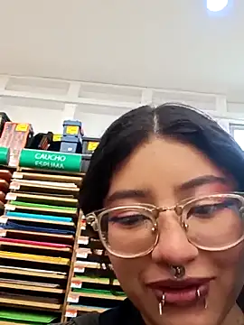 SabrinaV  online show from February 24, 10:21 pm