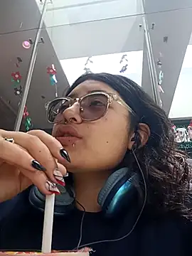 SabrinaV  online show from January 18, 5:16 pm