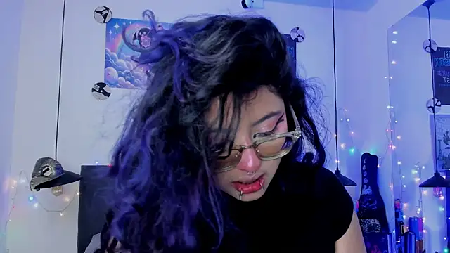 SabrinaV  online show from July 15, 11:28 am
