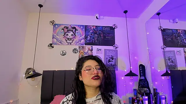SabrinaV  online show from June 4, 11:26 am
