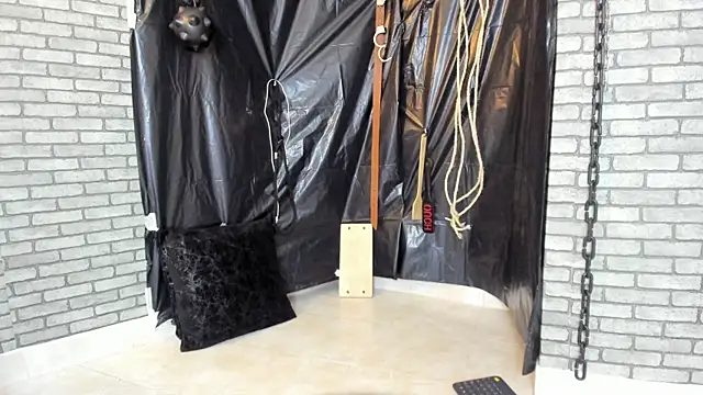 Snapshot of BDSM_MEDUZA chatting on October 4, 12:39 pm BDSM MEDUZA online show from October 4, 12:39 pm