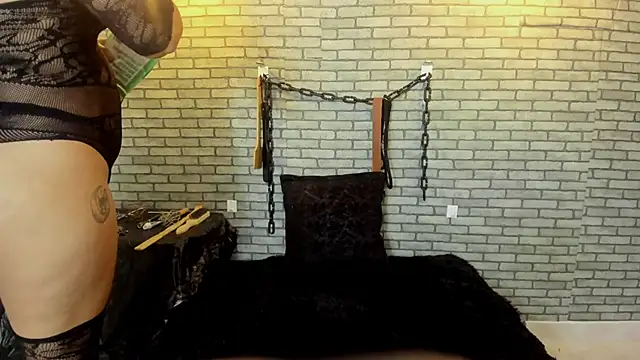 Snapshot of BDSM_MEDUZA chatting on November 13, 7:40 pm BDSM MEDUZA online show from November 13, 7:40 pm