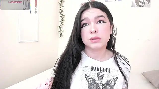 Dulcee 1 online show from November 18, 11:02 am