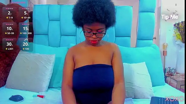 hazellanee online show from April 5, 1:23 am