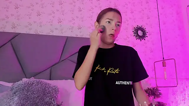 meganandtylerr19 online show from November 18, 11:46 am