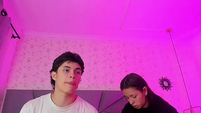 meganandtylerr19 online show from November 24, 1:33 pm