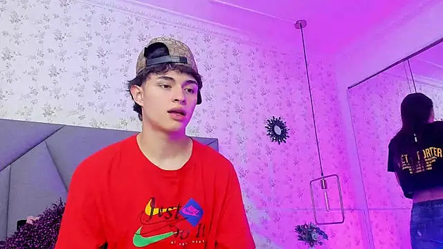 meganandtylerr19 online show from December 3, 12:15 pm