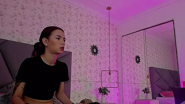 meganandtylerr19 online show from October 28, 12:15 pm