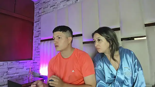 Snapshot of ANLLELOAndANGELA chatting on June 10, 5:03 pm ANLLELOAndANGELA online show from June 10, 5:03 pm