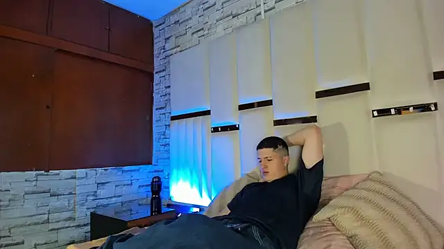 ANLLELOAndANGELA online show from April 15, 5:28 pm