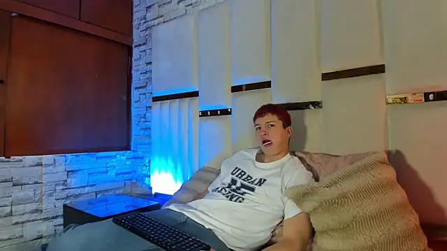 ANLLELOAndANGELA online show from March 15, 4:03 pm