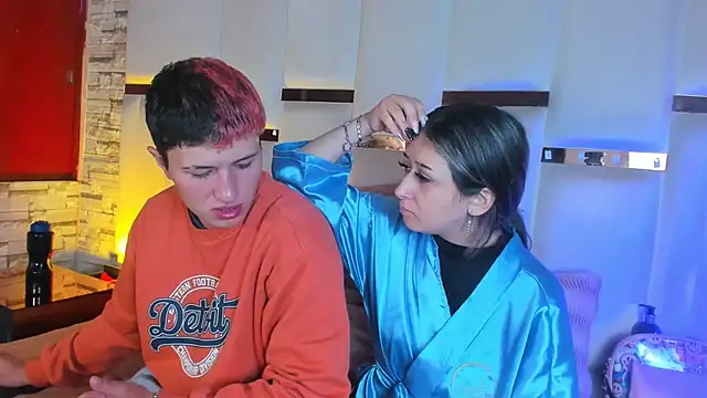 ANLLELOAndANGELA online show from February 11, 4:40 pm