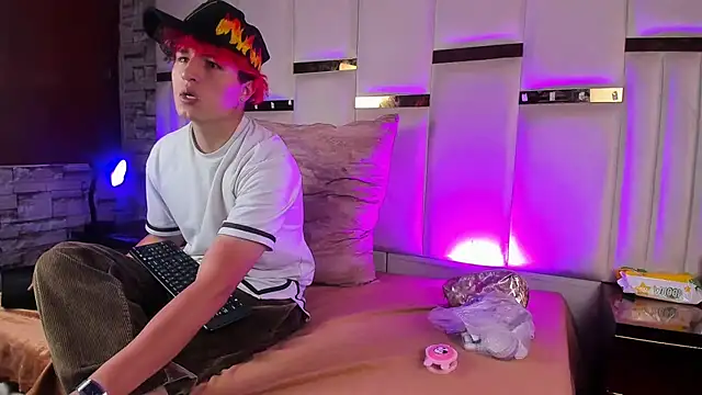 Snapshot of ANLLELOAndANGELA chatting on December 2, 6:20 pm ANLLELOAndANGELA online show from December 2, 6:20 pm